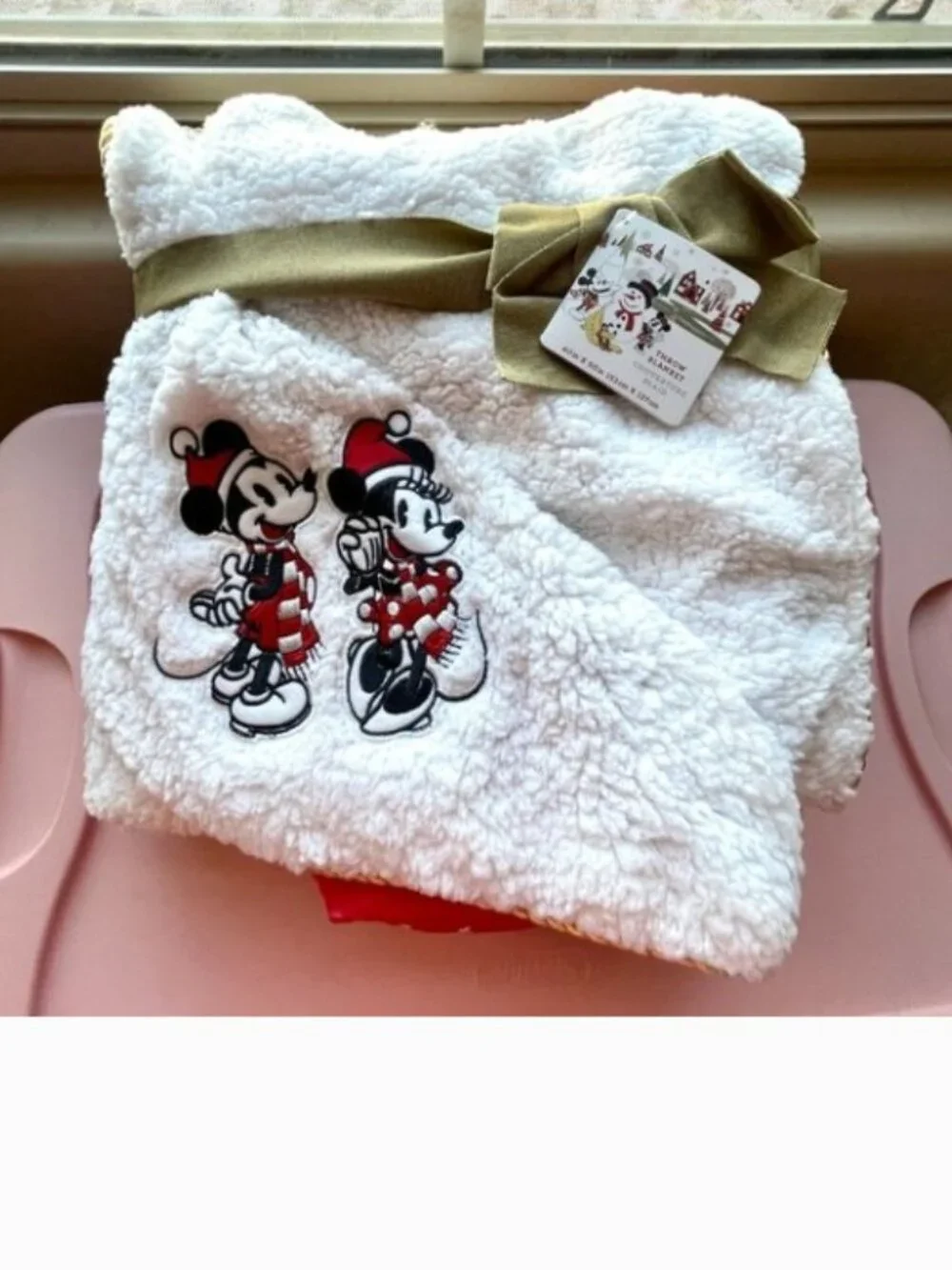 New Disney Store Throw Blanket Mickey Minnie Mouse Red White Snowflake NWT